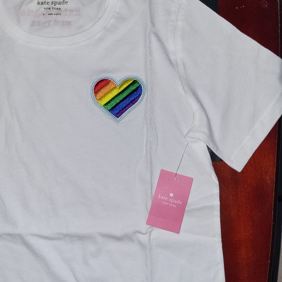 Kate Spade T-shirt, size XS  Rainbow heart Pride collection - Picture 2 of 7
